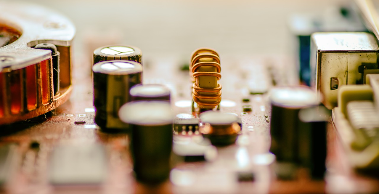 电容器充放电的原理是什么?